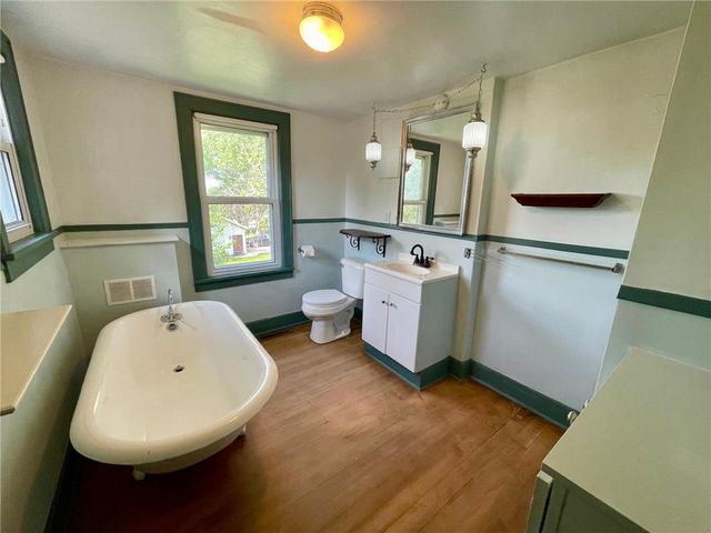 1400 12th Avenue, Menomonie, WI 54751