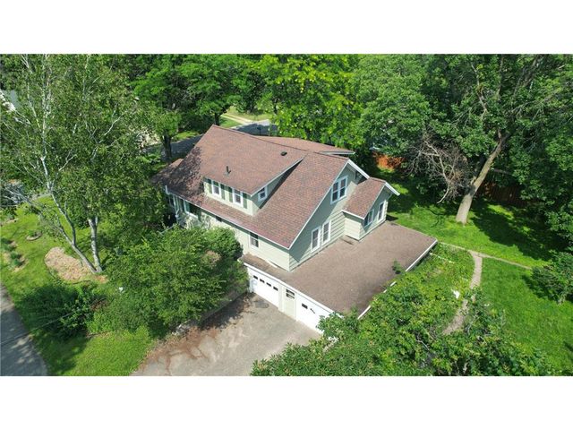 1400 12th Avenue, Menomonie, WI 54751