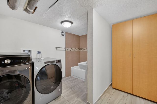 4407 66th Street, Urbandale, IA 50322