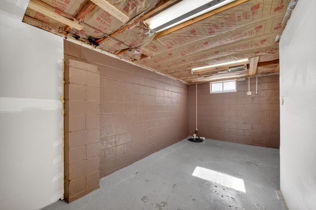 4407 66th Street, Urbandale, IA 50322