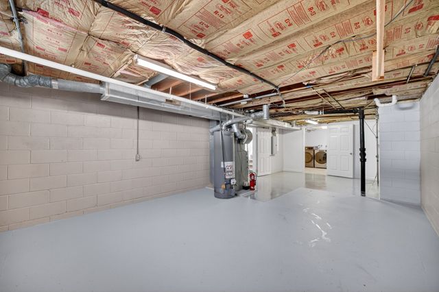 4407 66th Street, Urbandale, IA 50322