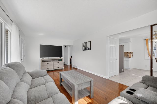 4407 66th Street, Urbandale, IA 50322