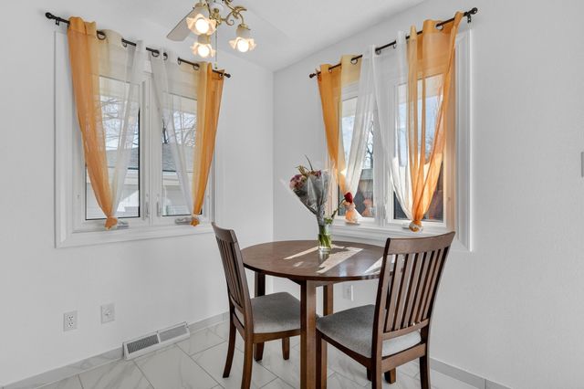 4407 66th Street, Urbandale, IA 50322