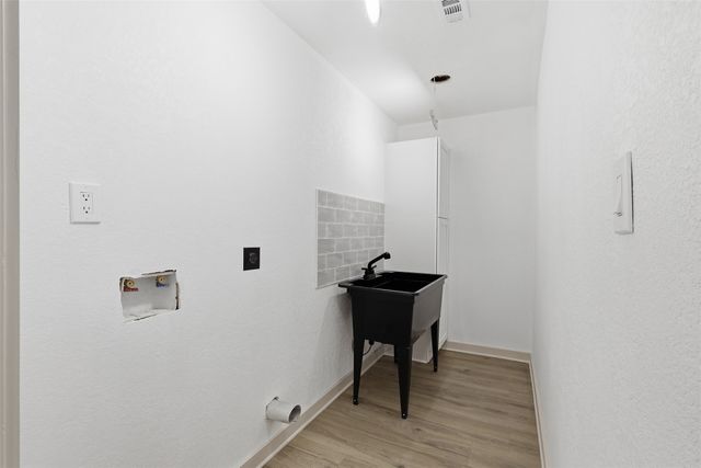 8442 Campanella Drive, Dallas, TX 75243