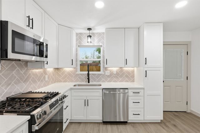 8442 Campanella Drive, Dallas, TX 75243