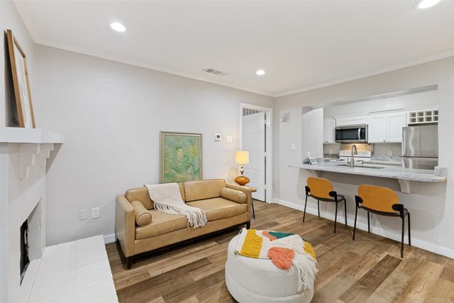 6900 Skillman Street 407, Dallas, TX 75231