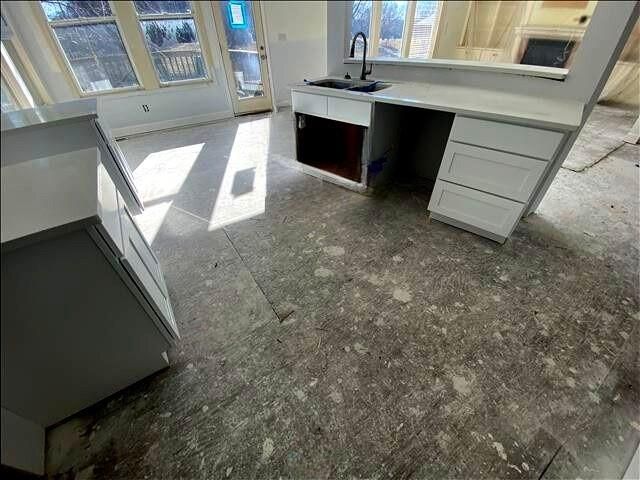 1172 WHITE OAK Lane, Liberty, MO 64068