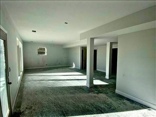 1172 WHITE OAK Lane, Liberty, MO 64068