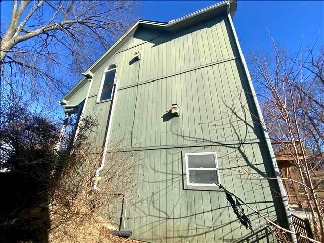 1172 WHITE OAK Lane, Liberty, MO 64068