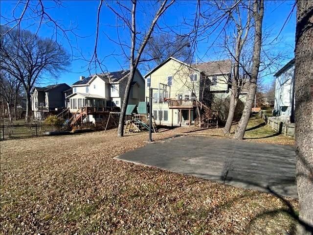 1172 WHITE OAK Lane, Liberty, MO 64068