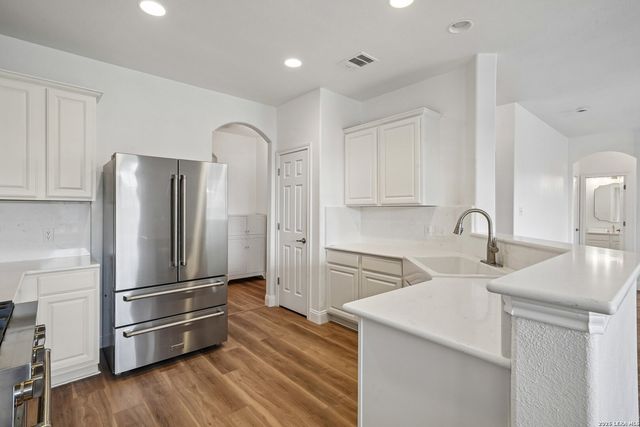 8435 Autry Bnd, San Antonio, TX 78254