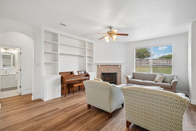 8435 Autry Bnd, San Antonio, TX 78254