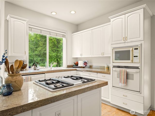 8202 204th Avenue Ct E, Bonney Lake, WA 98391