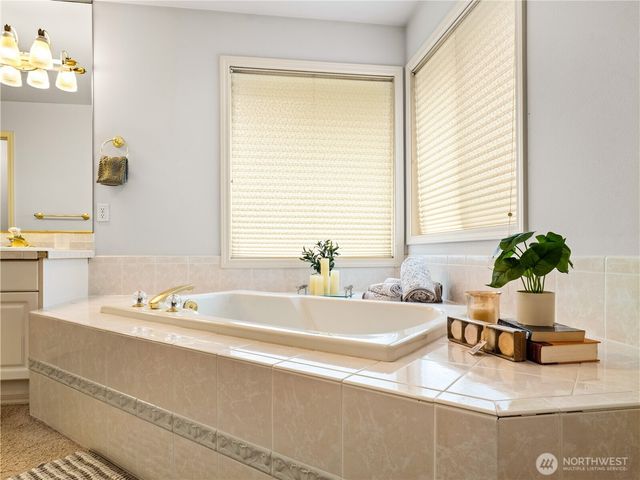 8202 204th Avenue Ct E, Bonney Lake, WA 98391