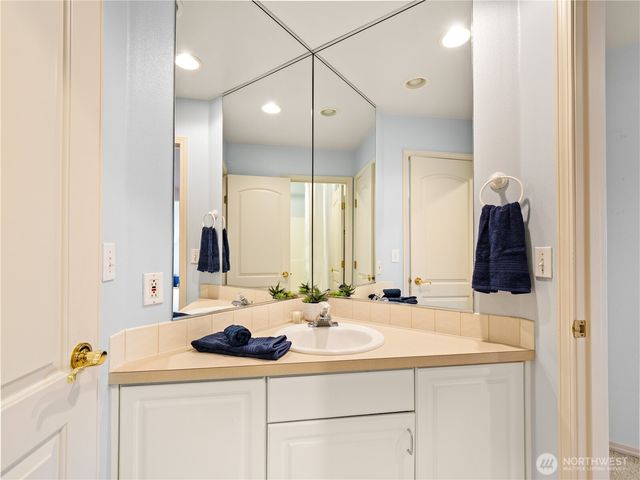 8202 204th Avenue Ct E, Bonney Lake, WA 98391