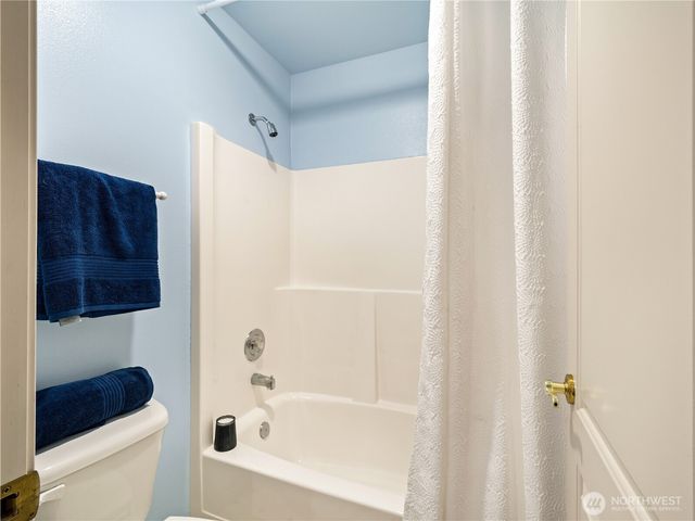 8202 204th Avenue Ct E, Bonney Lake, WA 98391
