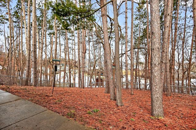 7050 43rd Street N, Oakdale, MN 55128