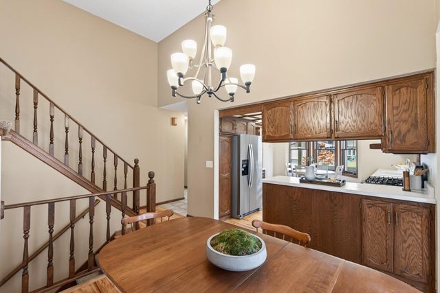 7050 43rd Street N, Oakdale, MN 55128