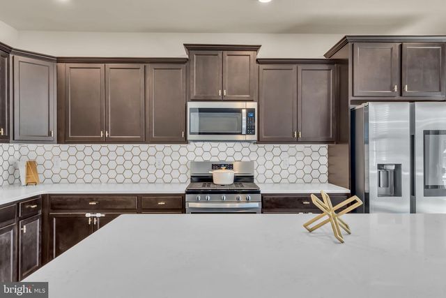 5 VENICE LN, Mount Laurel, NJ 08054