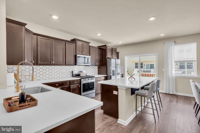 5 VENICE LN, Mount Laurel, NJ 08054