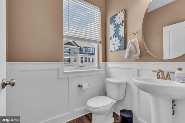 5 VENICE LN, Mount Laurel, NJ 08054