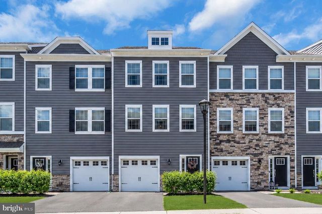 5 VENICE LN, Mount Laurel, NJ 08054