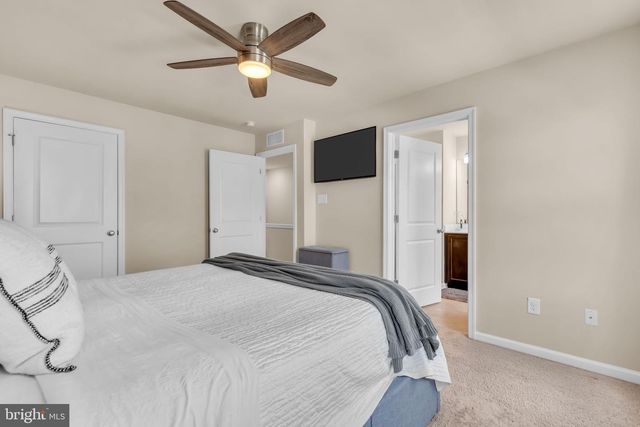 5 VENICE LN, Mount Laurel, NJ 08054