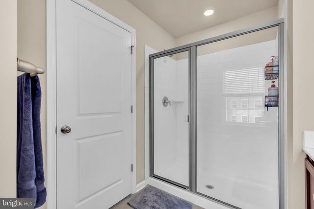 5 VENICE LN, Mount Laurel, NJ 08054