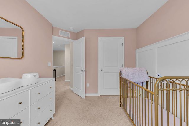 5 VENICE LN, Mount Laurel, NJ 08054