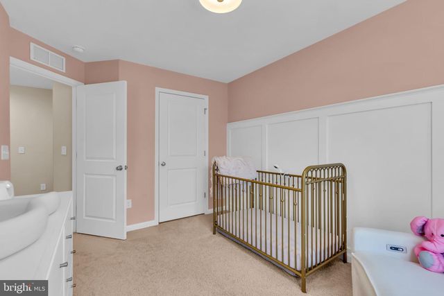 5 VENICE LN, Mount Laurel, NJ 08054