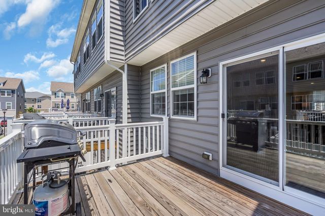 5 VENICE LN, Mount Laurel, NJ 08054