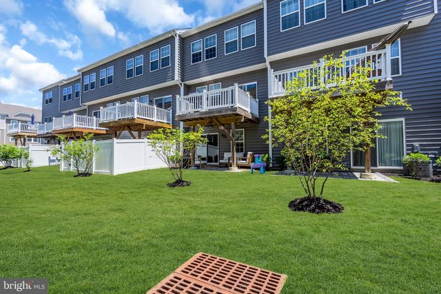 5 VENICE LN, Mount Laurel, NJ 08054