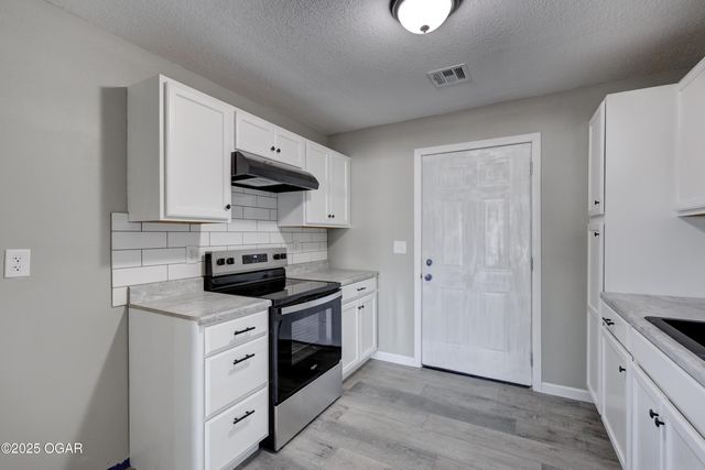 1828 W 4th Street, Joplin, MO 64801