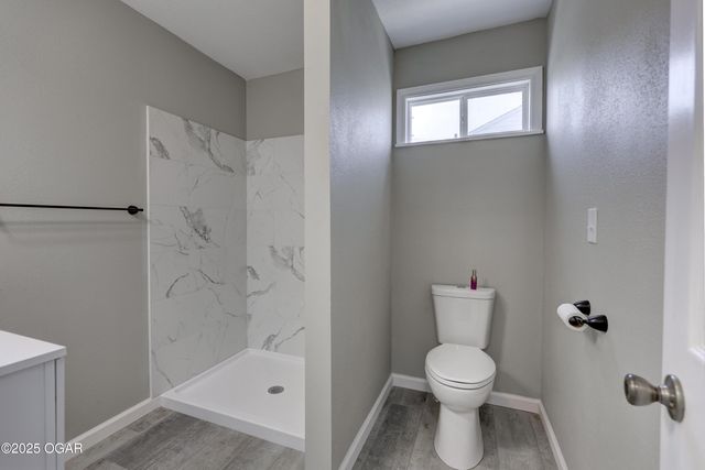 1828 W 4th Street, Joplin, MO 64801