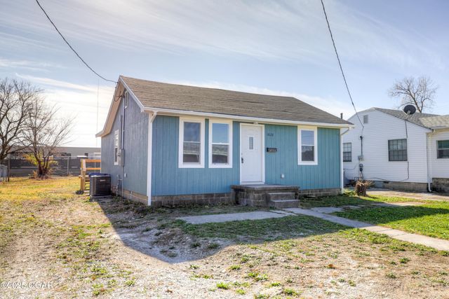 1828 W 4th Street, Joplin, MO 64801