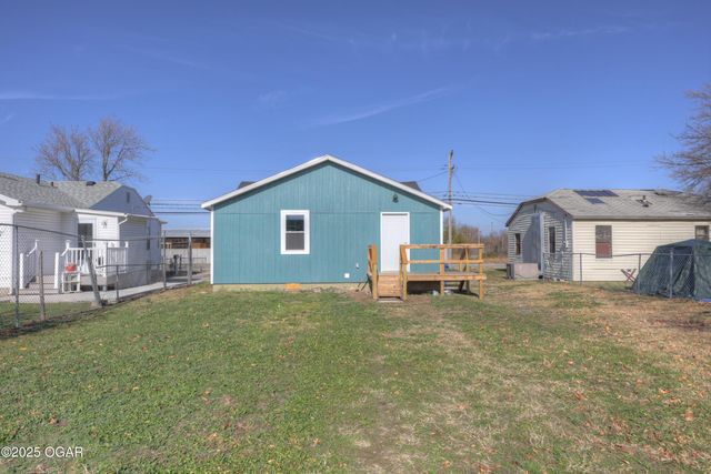 1828 W 4th Street, Joplin, MO 64801