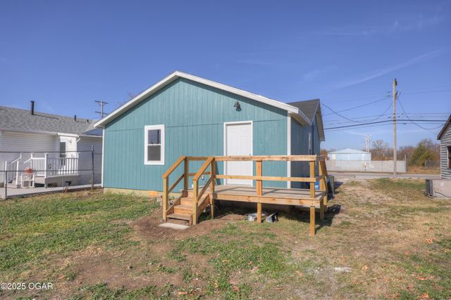 1828 W 4th Street, Joplin, MO 64801