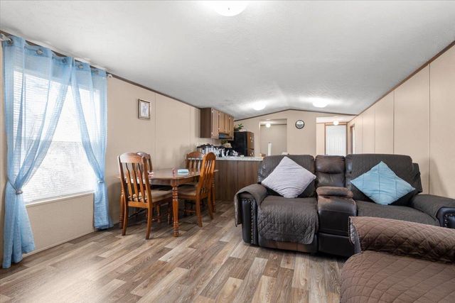 341 SW Front ST, Bartlett, TX 76511