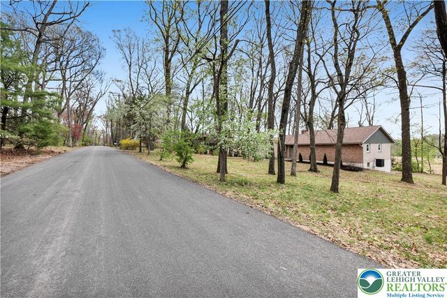 5722 Shady Lane, East Allen Twp, PA 18014