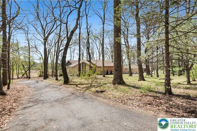5722 Shady Lane, East Allen Twp, PA 18014