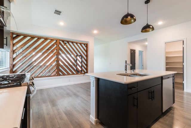1157 Country Glen Drive, Godley, TX 76044