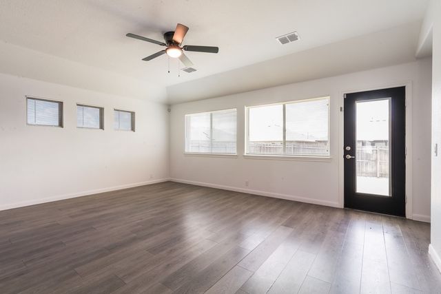 1157 Country Glen Drive, Godley, TX 76044