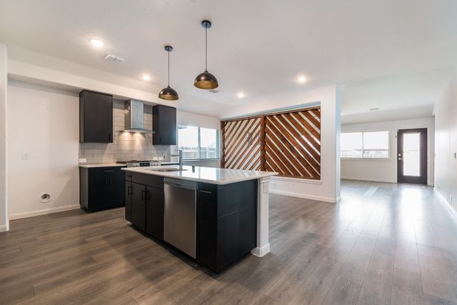 1157 Country Glen Drive, Godley, TX 76044