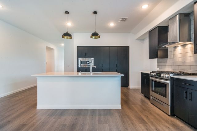 1157 Country Glen Drive, Godley, TX 76044