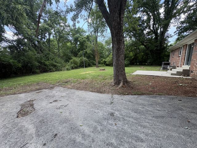 1214 Glaze Ct, Murfreesboro, TN 37130