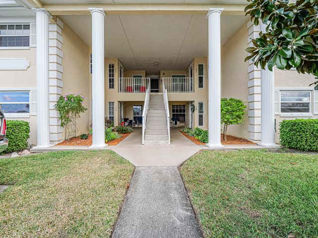 700 Lake Orchid Circle 209, Vero Beach, FL 32962