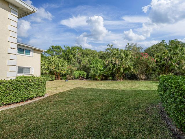 700 Lake Orchid Circle 209, Vero Beach, FL 32962