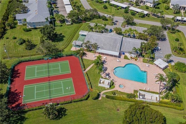700 Lake Orchid Circle 209, Vero Beach, FL 32962