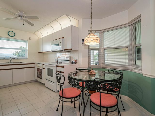 700 Lake Orchid Circle 209, Vero Beach, FL 32962