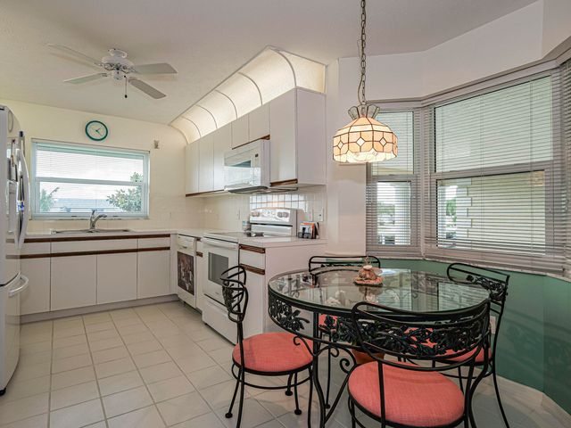 700 Lake Orchid Circle 209, Vero Beach, FL 32962